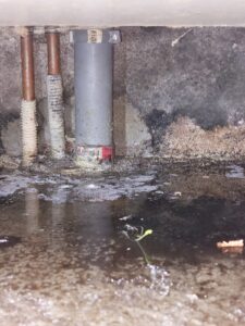 Fuites d'eau sous un meuble - Expert humidité